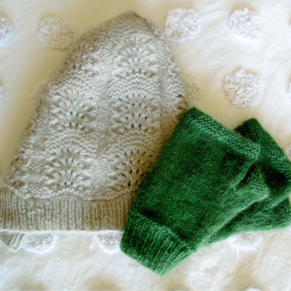 Bella Rosa Hat & Gloves Knitting Pattern - 5Ply (HC35)