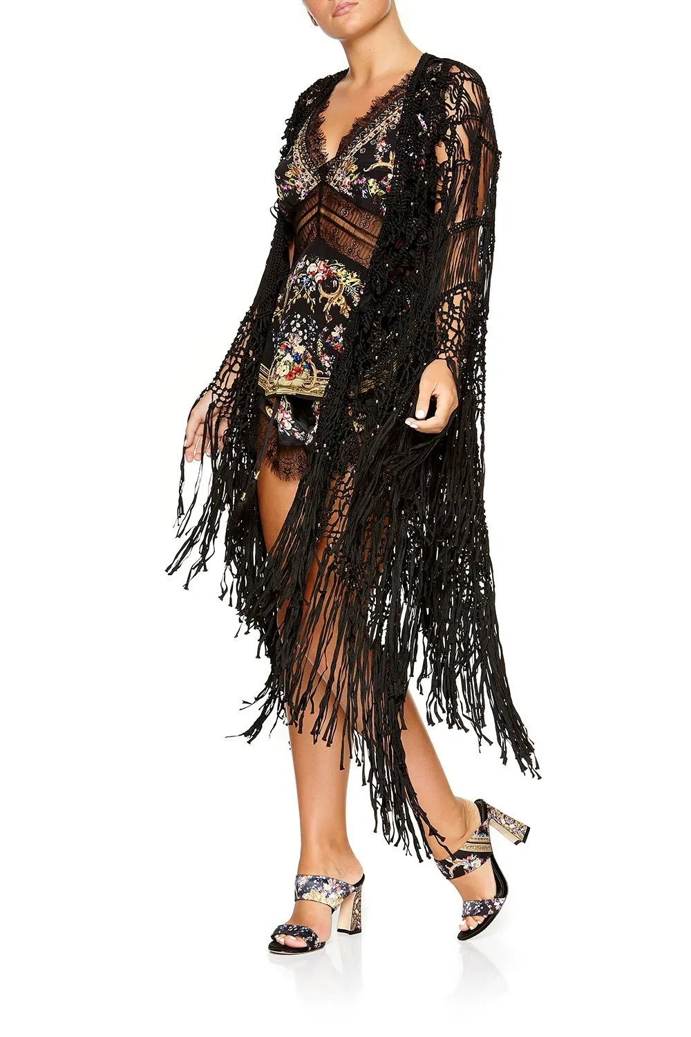 MACRAME THROW OVER PONCHO FRIEND IN FLORA