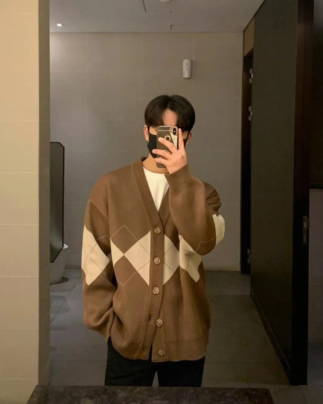 V-Neck Argyle Pattern Knitted Cardigan  VCH0140