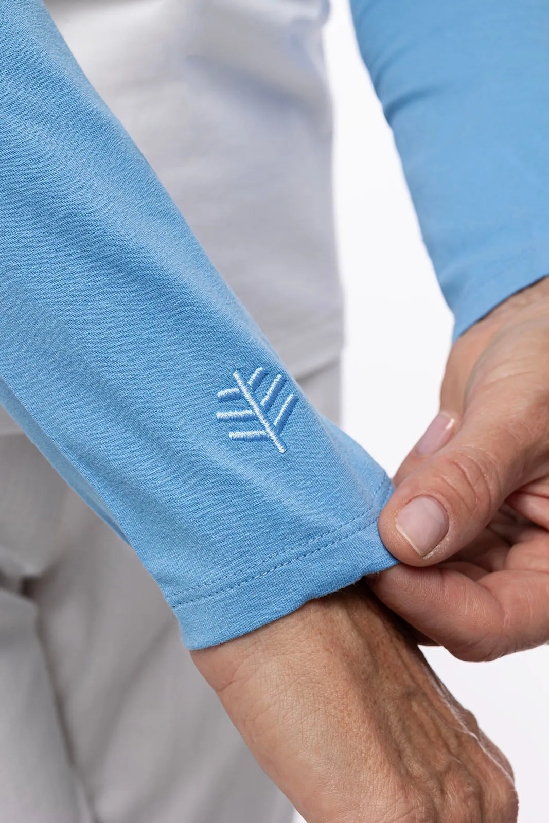 Women's Navagio Sun Sleeves  |  Clear Sky Blue